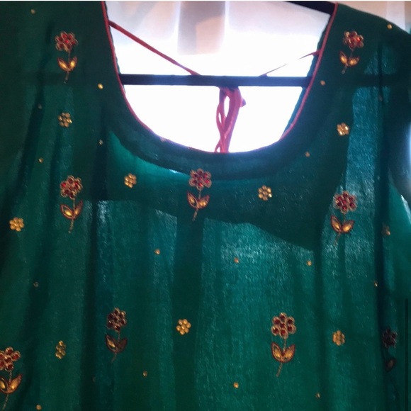 Worn once like new condition 3 peace’s Indian Sarees💐 - Picture 7 of 16